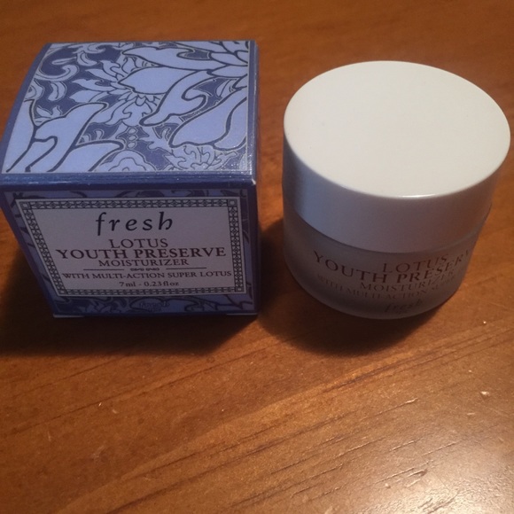 Fresh Lotus Youth Preserve Moisturizer - Picture 3 of 11